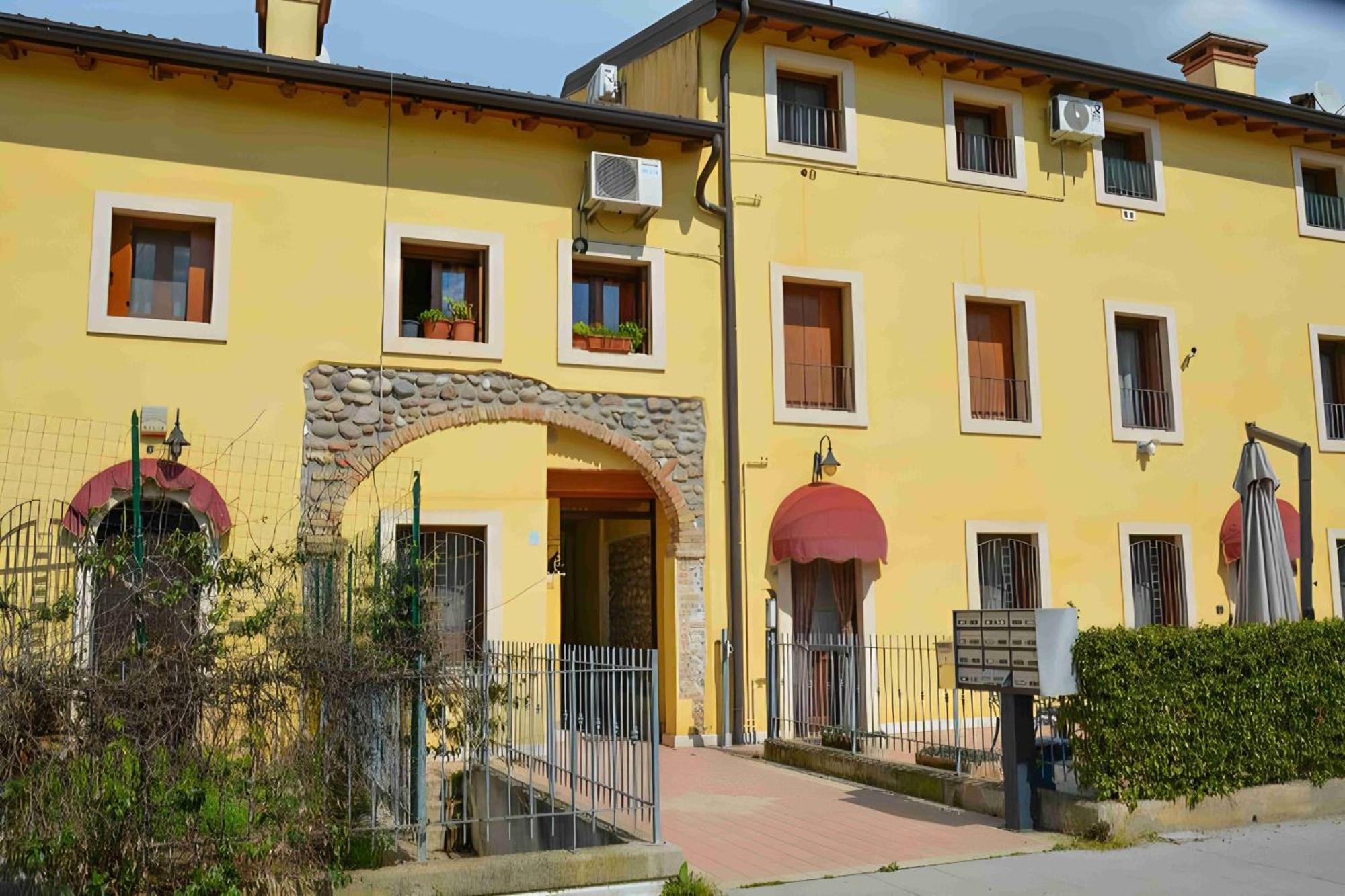 Casa Vacanze Raggio Di Sole Διαμέρισμα Valeggio sul Mincio Εξωτερικό φωτογραφία